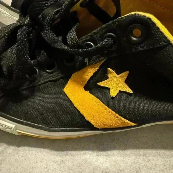 Preowned Converse Black and Yellow All Stars Men’s size 9 Women’s 11 - Picture 4 of 15